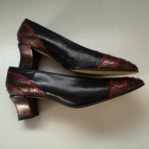 Margaret & Jerrold Ladies Size 9.5M Navy Wine & Gold Leather Upper Pumps - Picture 5 of 5